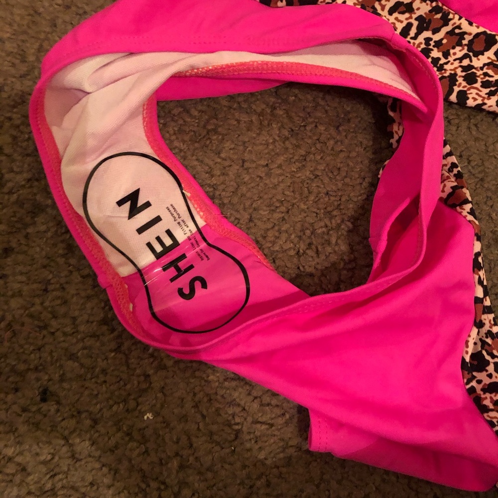 Pink bikini - Picture 4 of 5